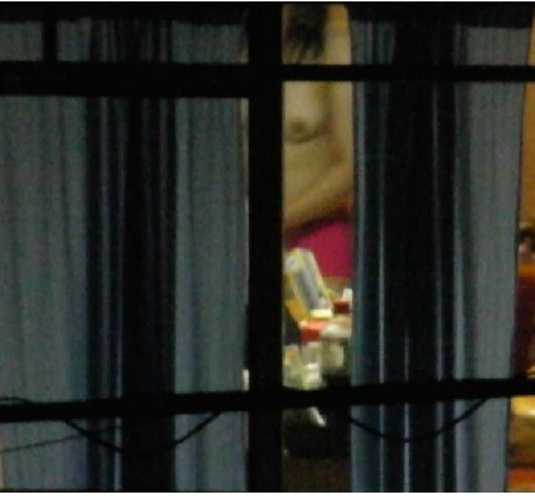 【民家盗撮画像】これがリアル！素人娘の日常…窓の外から覗かれる民家盗撮画像がガチすぎてドン引きｗｗｗ その3