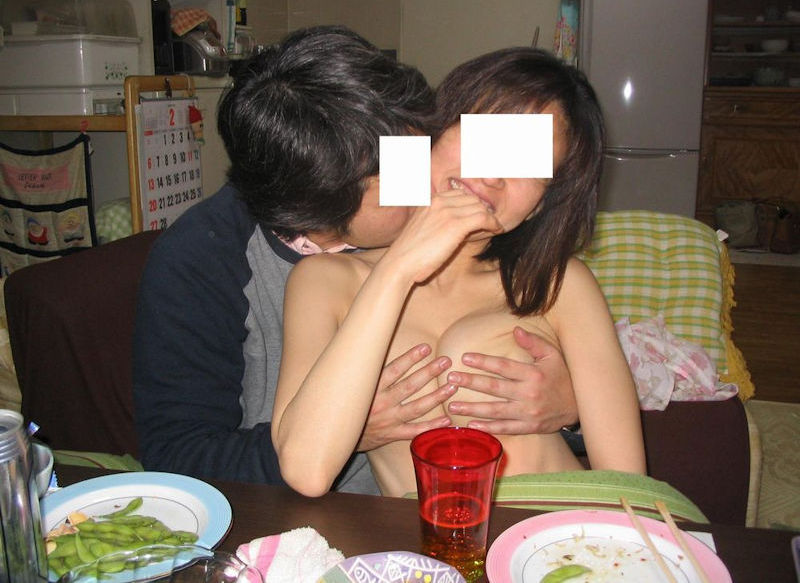 【自宅SEXエロ画像】これが夫婦の子作りセックス！？生活感がリアルな自宅でエッチしてるカップルのハメ撮り画像 その10